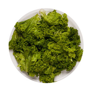 Bearbeitetes Gemüse / Lollo Biondo Salat, gezupft